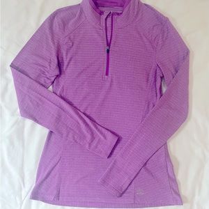 Lightweight 1/2 zip pullover athletic shirt